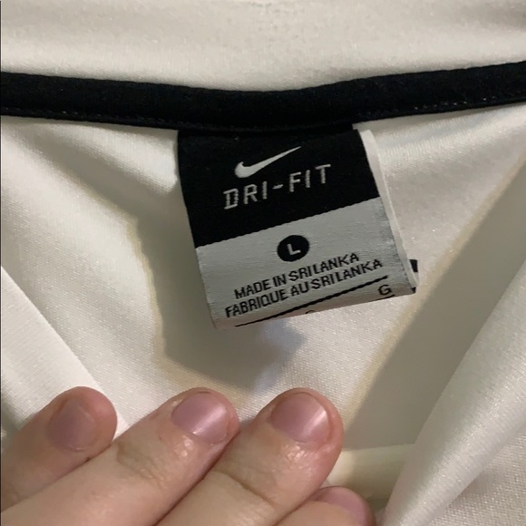 Nike large white dry fit athletic tee - Picture 5 of 5